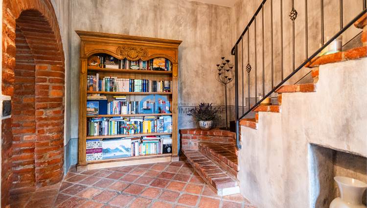 P. T. - DISIMPEGNO E VANO SCALA